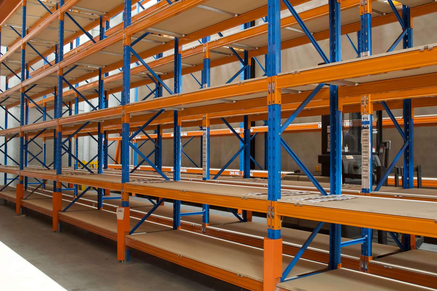 Double deep pallet racking
